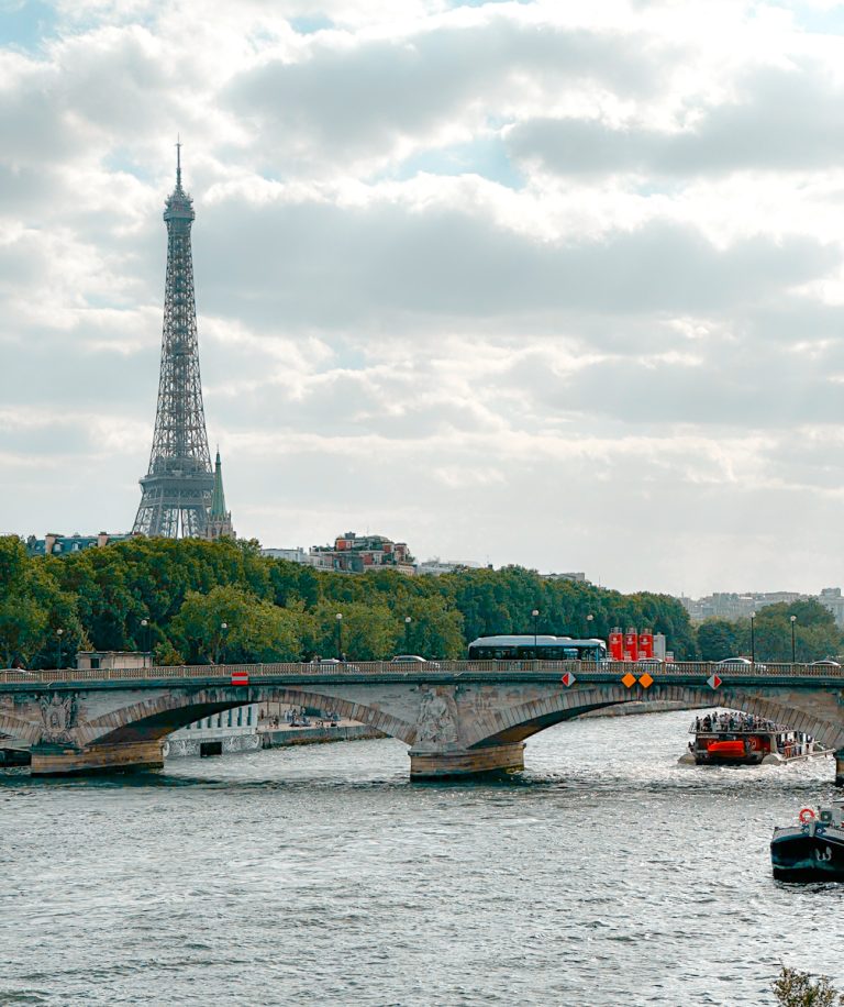 5 Best Dinner Cruises In Paris: duration, prices and what to expect